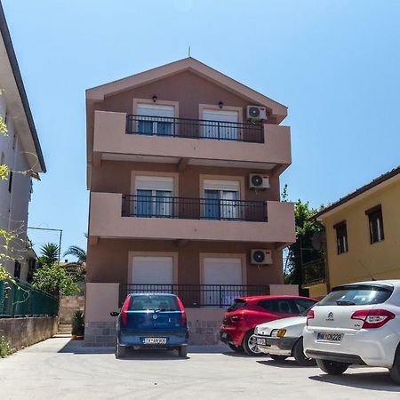 Fort City Apartments Tivat Bagian luar foto
