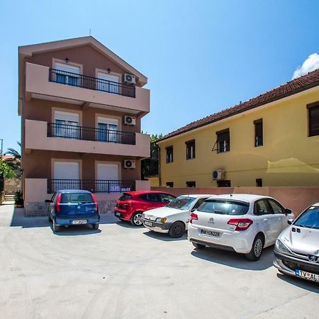 Fort City Apartments Tivat Bagian luar foto