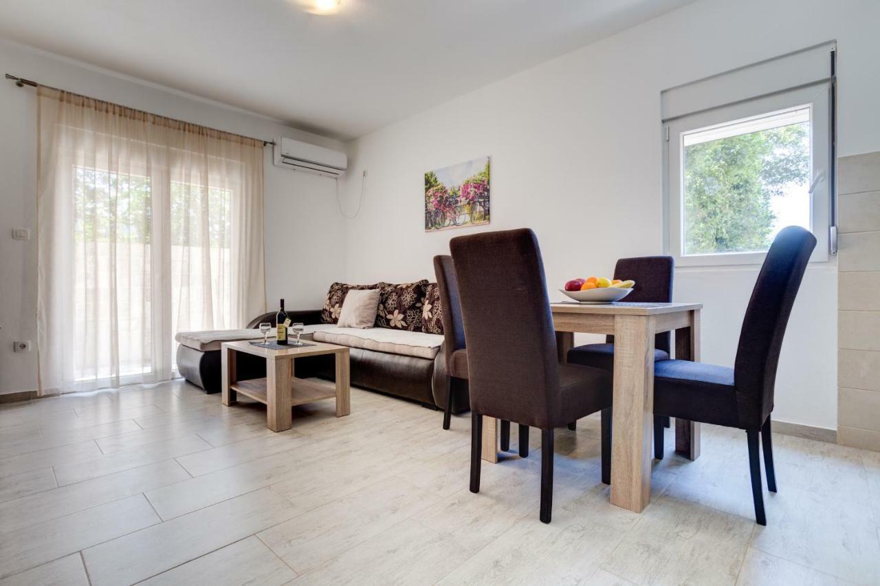 Fort City Apartments Tivat Bagian luar foto