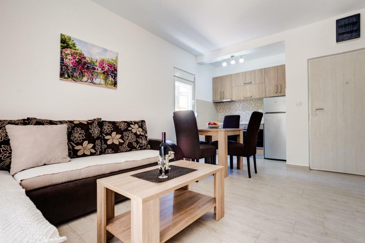 Fort City Apartments Tivat Bagian luar foto